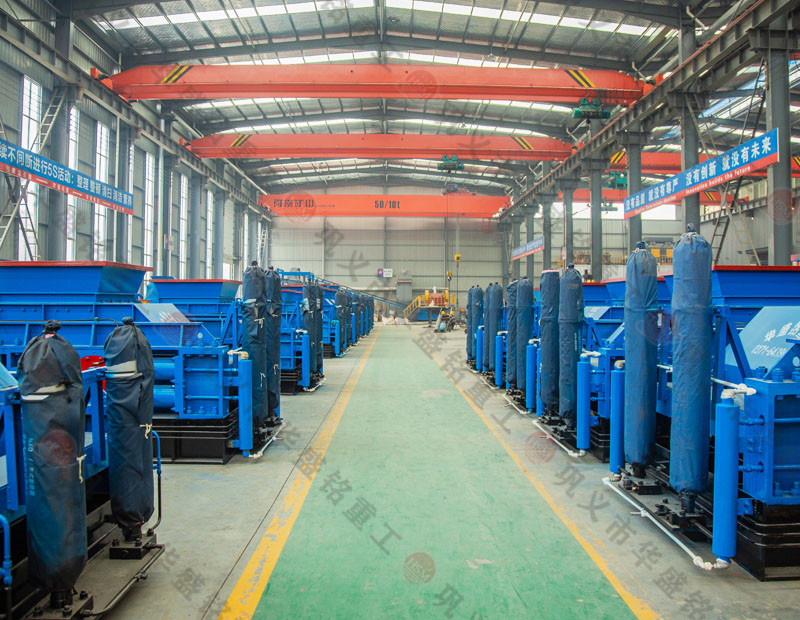 礦石輕松破碎,大幅提高生產效率——對輥式破碎機